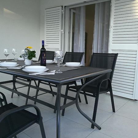 Holiday Home Bajlo Apartment With Three Bedrooms 자다르 외부 사진