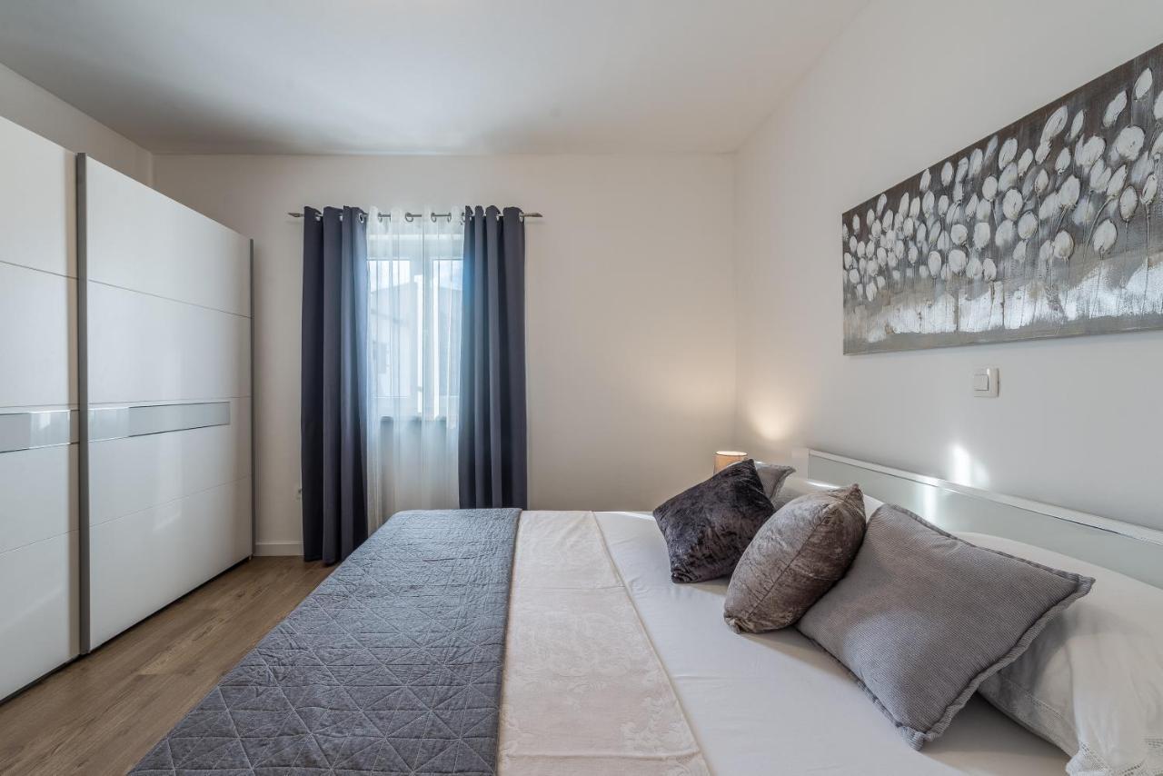 Holiday Home Bajlo Apartment With Three Bedrooms 자다르 외부 사진
